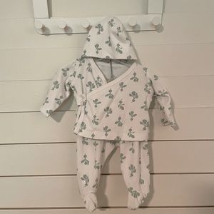 Organic Cotton Newborn Kimono Set with pants and hat